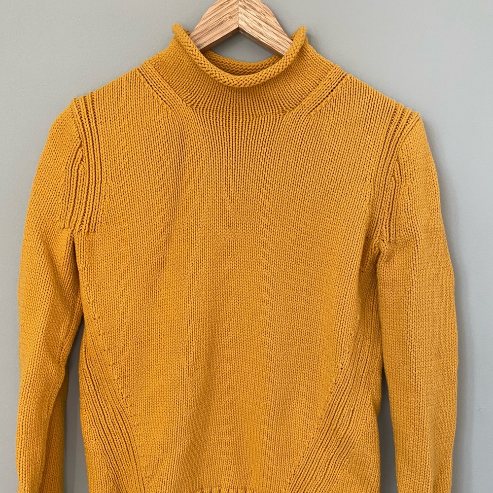 J. Crew roll neck sweater XXS, mustard, EUC